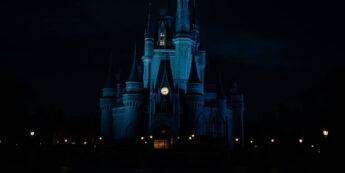 O famoso Castelo da Disney de madrugada, sem visitantes e personagens / Foto meramente ilustrativa