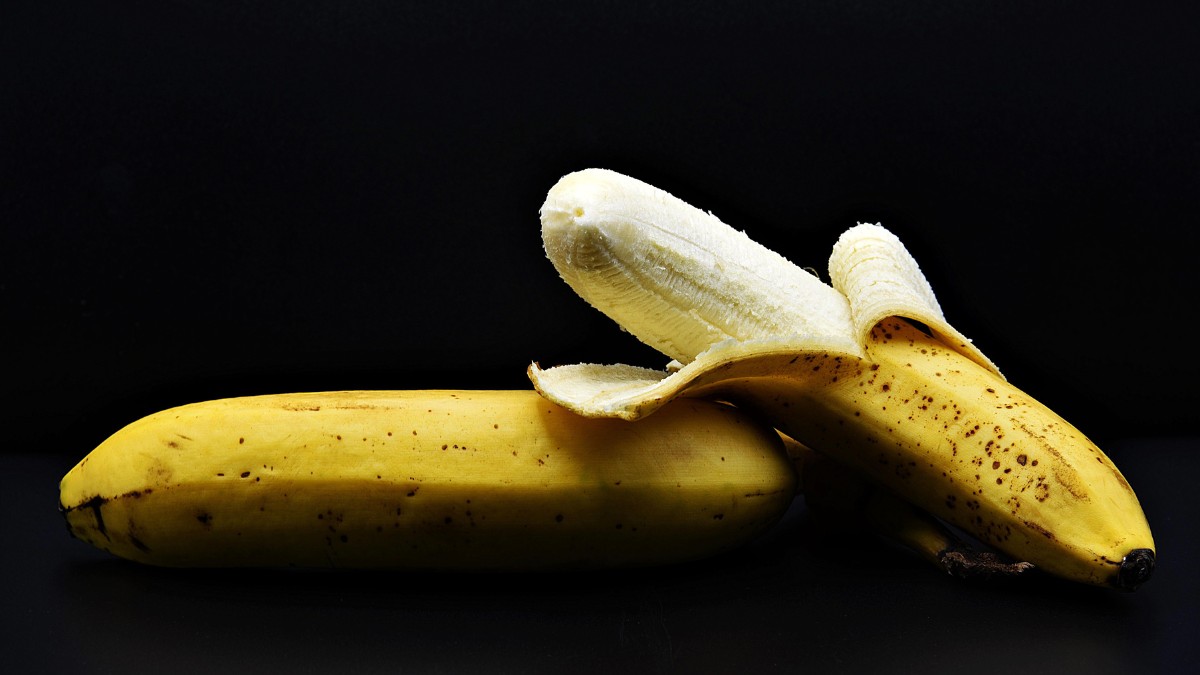 A banana exige cuidados e precisa ser consumida com moderação quando muito madura / Pixabay