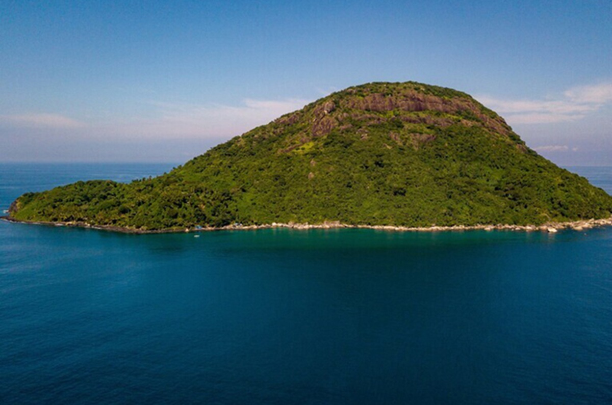 Montão do Trigo, em São Sebastião, é um refúgio de águas cristalinas e lendas de piratas (Divulgação/PMSS)