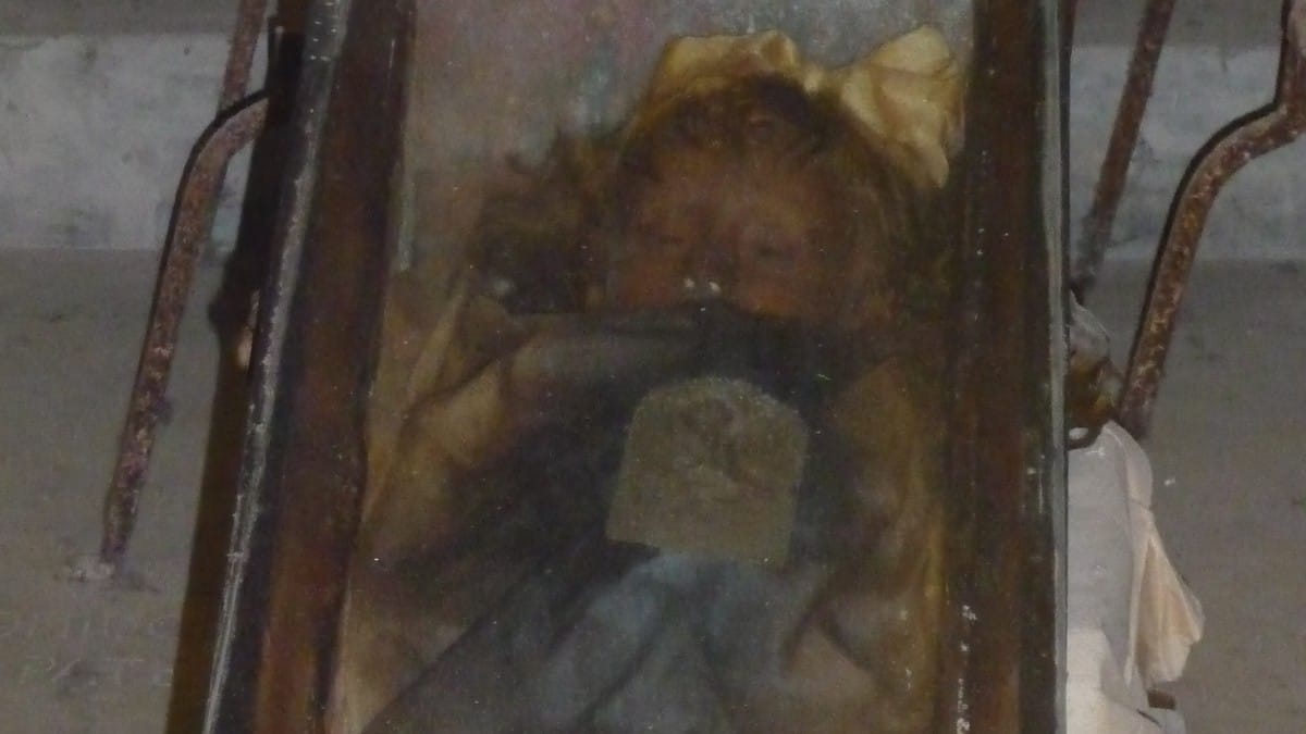 O corpo de Rosália Lombardo desafia o tempo e continua a impressionar / Domínio Público