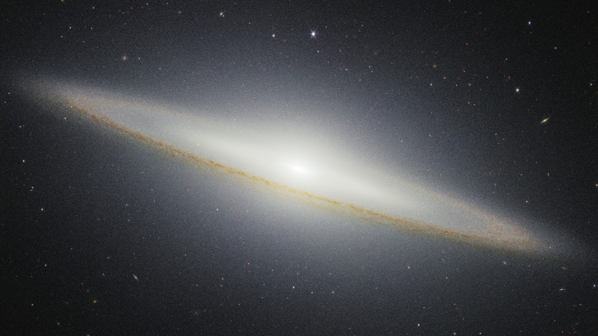 Imagem da icônica galáxia Sombrero em luz infravermelha / NASA, ESA, CSA, STScI