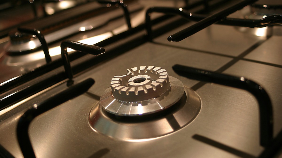 De acordo com especialistas, um fogão limpo consome menos gás e cozinha melhor / Pixabay