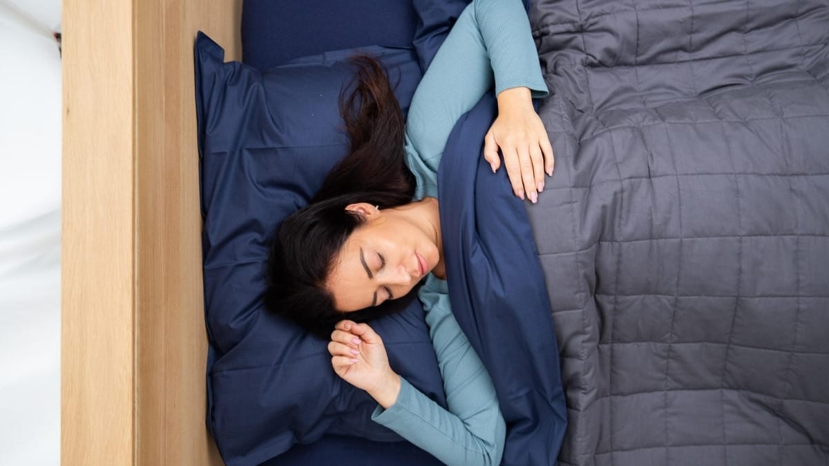 A roupa de cama limpa e perfumada ajuda a ter uma boa noite de sono / Pixabay