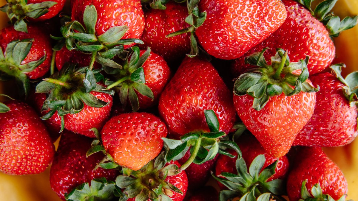 Evite que seus morangos estraguem rápido com truques fáceis