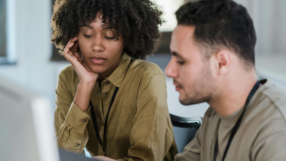 4 - Cargos corporativos tradicionais, com carga fixa de 8h diárias e pouca flexibilidade - Pexels