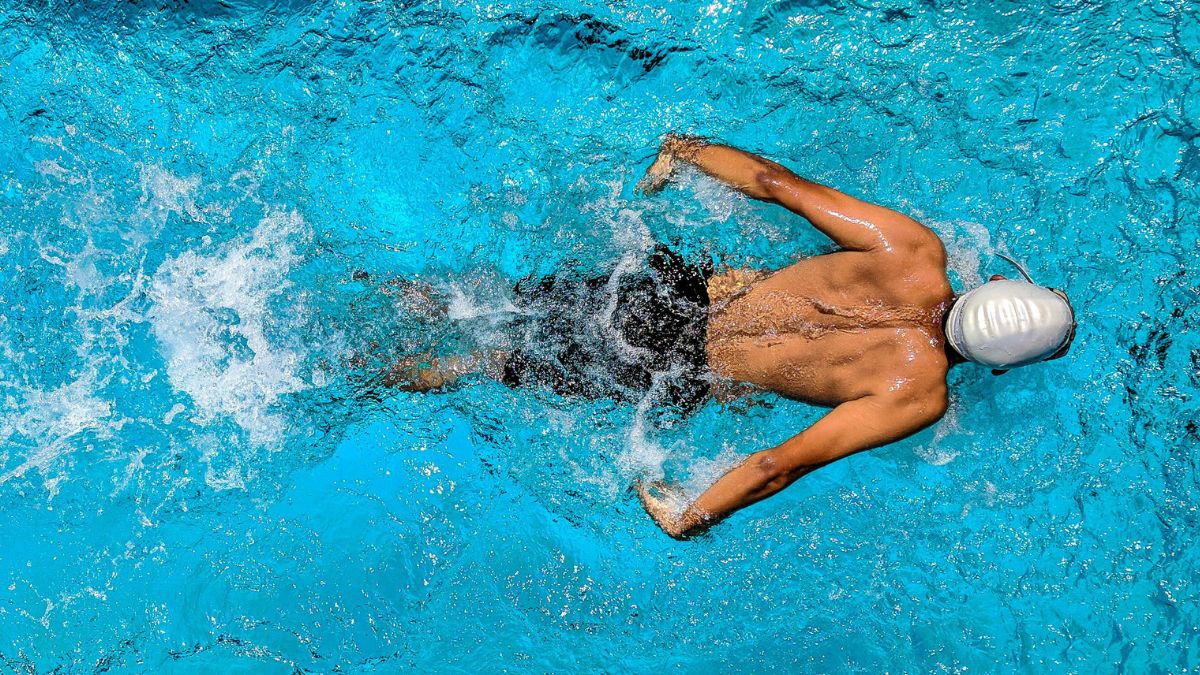 Por que a natação é considerada o melhor exercício do mundo?