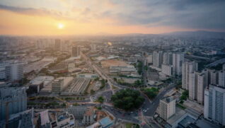 Na descrição, a Time Out destaca a Barra Funda como a "alma alternativa" da capital paulista, onde o passado industrial se mistura a uma cena criativa e contemporânea