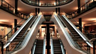 O modelo de grandes shoppings perde força na França, o que aponta para a necessidade de adaptação do varejo à nova dinâmica urbana