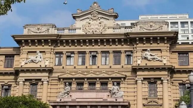 Para participar, é necessário ter diploma de curso superior em direito e experiência mínima de três anos em atividade jurídica