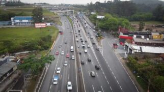 O contrato terá duração de 30 anos e prevê R$ 5,8 bilhões em investimentos privados, com foco em segurança viária, fluidez no tráfego e desenvolvimento regional