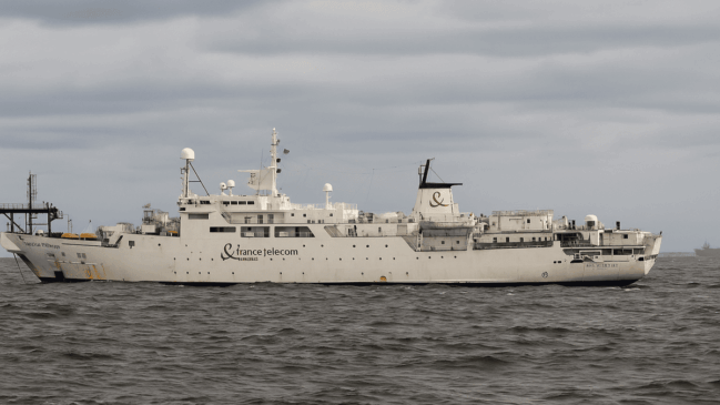O navio é de extrema importância para fazer o reparo do submarinos de Madagascar e Gana