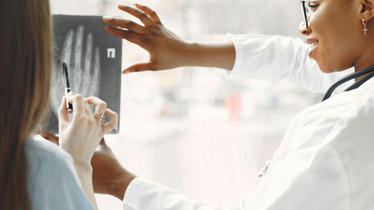 Exames que salvam vidas: Testes simples de urina e sangue podem detectar precocemente alterações nos rins e evitar complicações graves. / Pexels