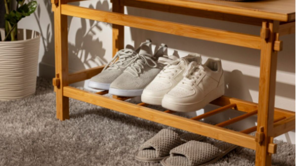 Móvel pode ser usado aos pés da cama ou próximo ao guarda-roupa/Freepik