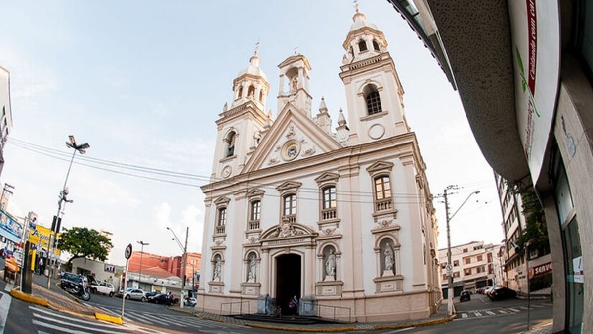 A cidade é bastante famosa por conta do turismo religioso, já que trata-se da terra natal do Frei Galvão (PMG/Divulgação)