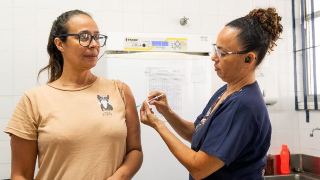 Ao todo, foram aplicadas 647 doses de vacinas em diferentes pontos da cidade