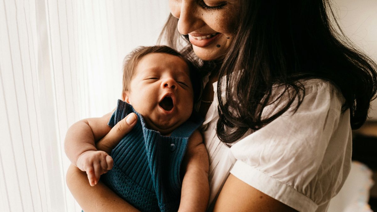 Especialistas alertam que equilibrar trabalho, família e bem-estar é essencial para reverter a tendência global. /Unsplash