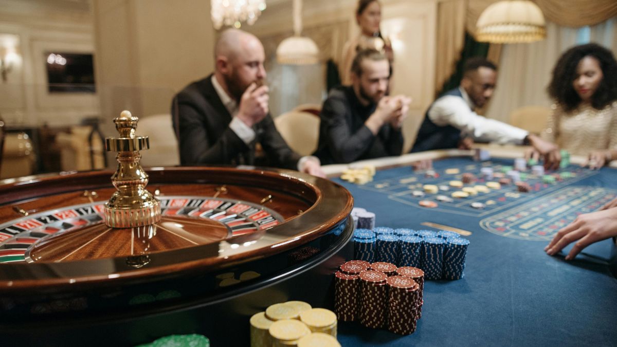 A experiência global mostra que cassinos podem movimentar bilhões, mas exigem fiscalização