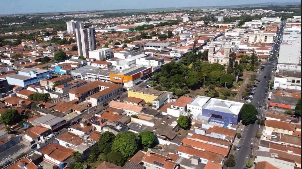 Porto Ferreira recebeu em 2017 o título de Capital Nacional da Cerâmica Artística e Decoração, concedido pelo governo federal / Fotos: Reprodução Youtube/Traços do Mundo