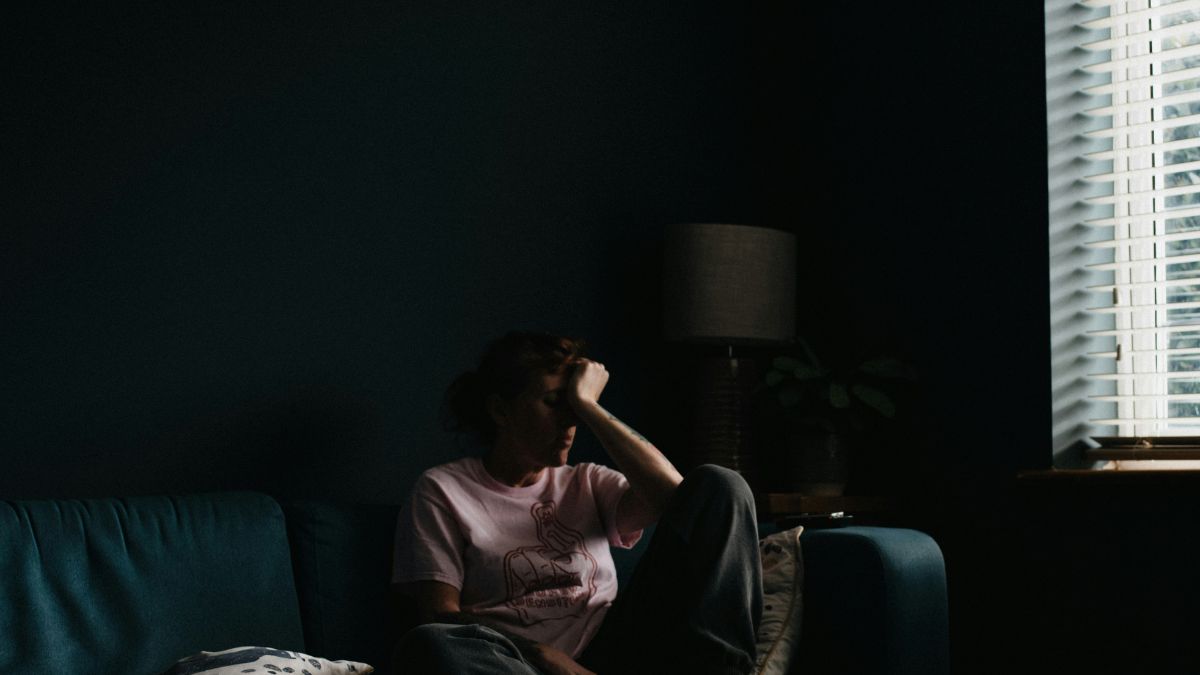 Alguns distúrbios de sono também são classificados como crônicos, entre eles a insônia, a apneia obstrutiva do sono, a narcolepsia e a síndrome das pernas inquietas/ Annie Spratt/Unsplash