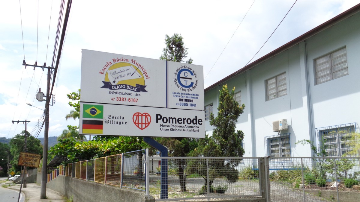 A cidade tem escola pública bilíngue com inscrições em português e alemão / Andrevruas/Wikimedia Commons