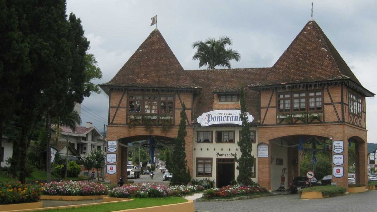 O Portão Sul em Pomerode / JLes/Wikimedia Commons
