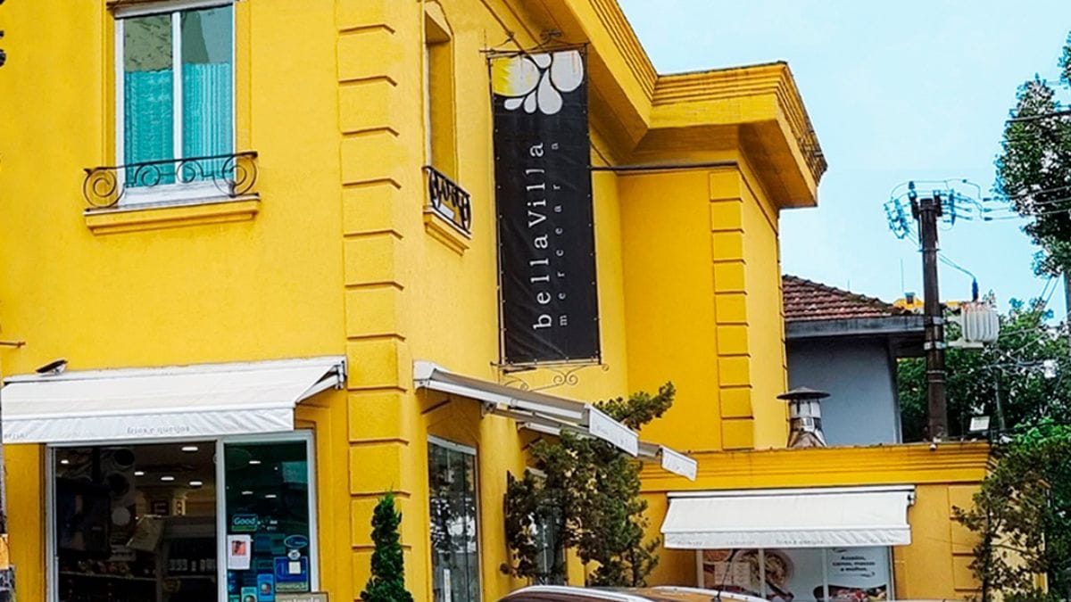 Bella Villa Empório e Padaria: Com mais de 30 anos de tradição, o Bella Villa une panificação artesanal e atendimento de excelência em um ambiente acolhedor. Funciona todos os dias, das 6h às 23h30, na R. Goiás, 44 Boqueirão, Santos/ Reprodução Facebook/Padariabellavilla