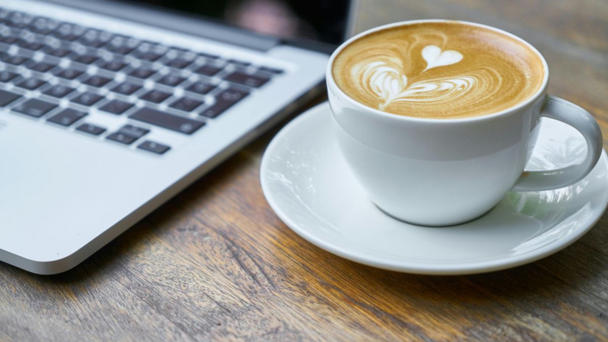 Beber café apenas pela manhã reduz em 16% o risco de morte por doenças do coração/Pexels