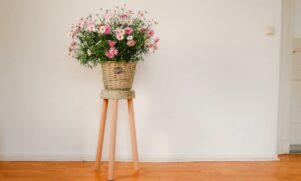A primavera é o momento certo para deixar o jardim mais bonito com um toque artesanal