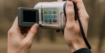 A câmera realmente tinha múltiplas funções, mas todas de péssima qualidade