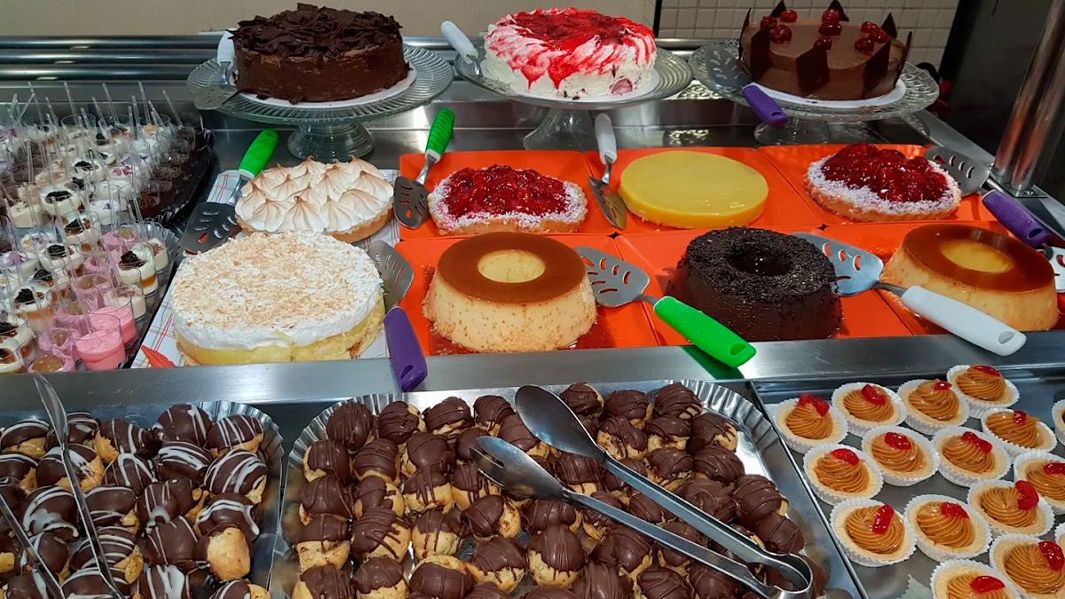 Com mais de 11 mil avaliações no Google e uma média de 4,7 estrelas, o Empório Nova Era, no bairro Encruzilhada, em Santos (SP), é a padaria mais bem avaliada da cidade