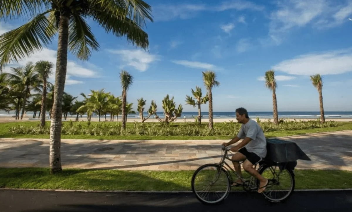 Com 100 km de ciclovias e uma faixa contínua de 22,5 km à beira-mar, Praia Grande é referência em mobilidade sustentável