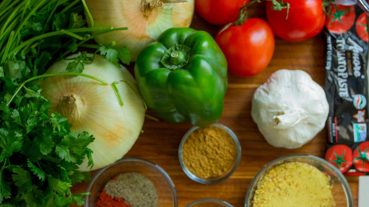 Apesar do estereótipo, muitas regiões italianas usam alho com moderação, e chefs locais consideram exagero um erro grave/Pexels