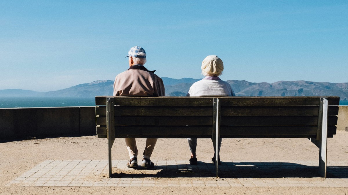 Depois dos 50, o corpo muda e os hábitos também precisam mudar. Comer bem é cuidar da sua melhor versão todos os dias / Unsplash