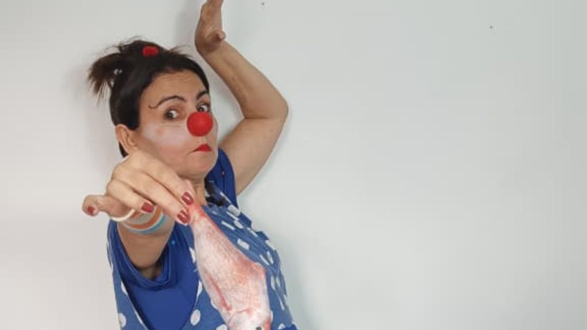Espetáculo foi criado e apresentado por Lu Pais, bióloga, artista e palhaça Capuchinha (Divulgação)