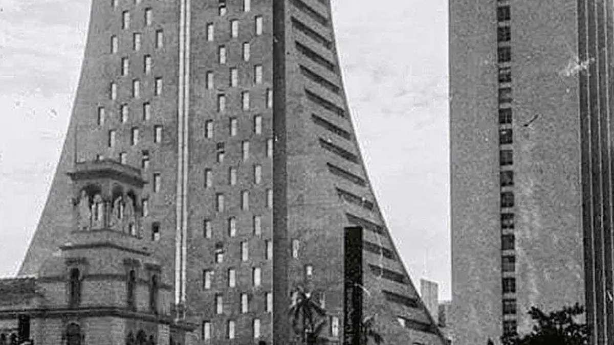 Entre o passado e o futuro: a Torre Paulista, no número 949 da Avenida Paulista, segue abandonada e cercada de mistérios - Reprodução/Francisco de Almeida Lopes