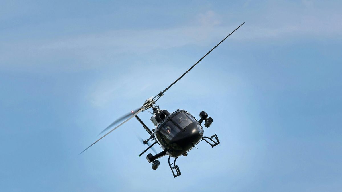 Rotor principal e rotor de cauda garantem estabilidade e manobrabilidade, mesmo em espaços apertados/Pexels