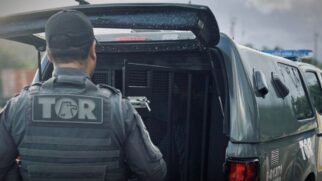 Ele foi levado à Delegacia de Polícia de Guarujá, onde permaneceu à disposição da Justiça