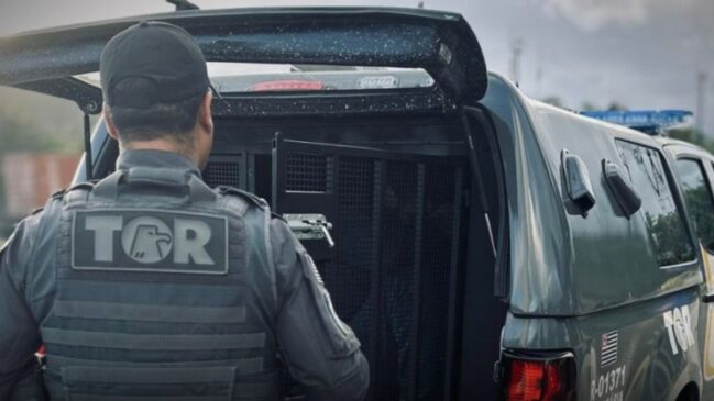 Ele foi levado à Delegacia de Polícia de Guarujá, onde permaneceu à disposição da Justiça