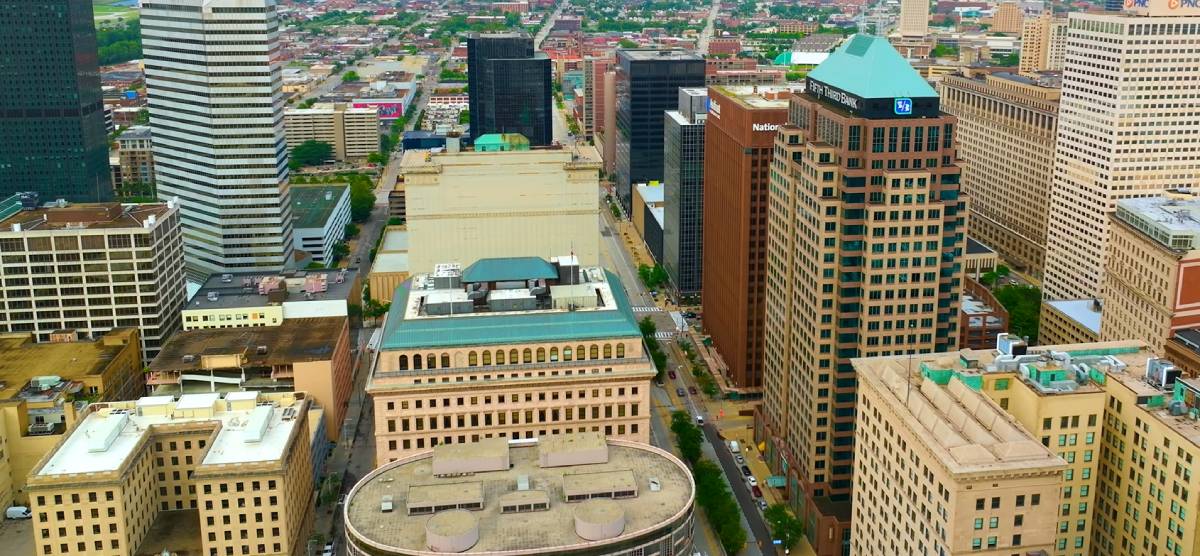 Um exemplo aconteceu na cidade de Cleveland, nos Estados Unidos. A ideia era simples: entrar para a história com o maior lançamento de balões de hélio/Reprodução