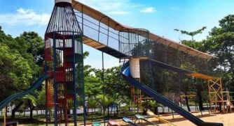 Nas décadas passadas, especialmente nos anos 1960 e 1970, o espaço era carinhosamente apelidado de "Disneylândia Santista"