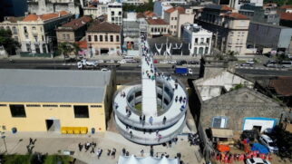 O Parque Valongo foi reconhecido como exemplo de integração entre o porto e a cidade, revitalizando uma área antes degradada e devolvendo-a à população