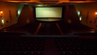 Localizado no bairro Vila Santa Cecília, em Volta Redonda, no Rio de Janeiro, o Cine 9 de Abril é o maior cinema do Brasil e da América Latina.
