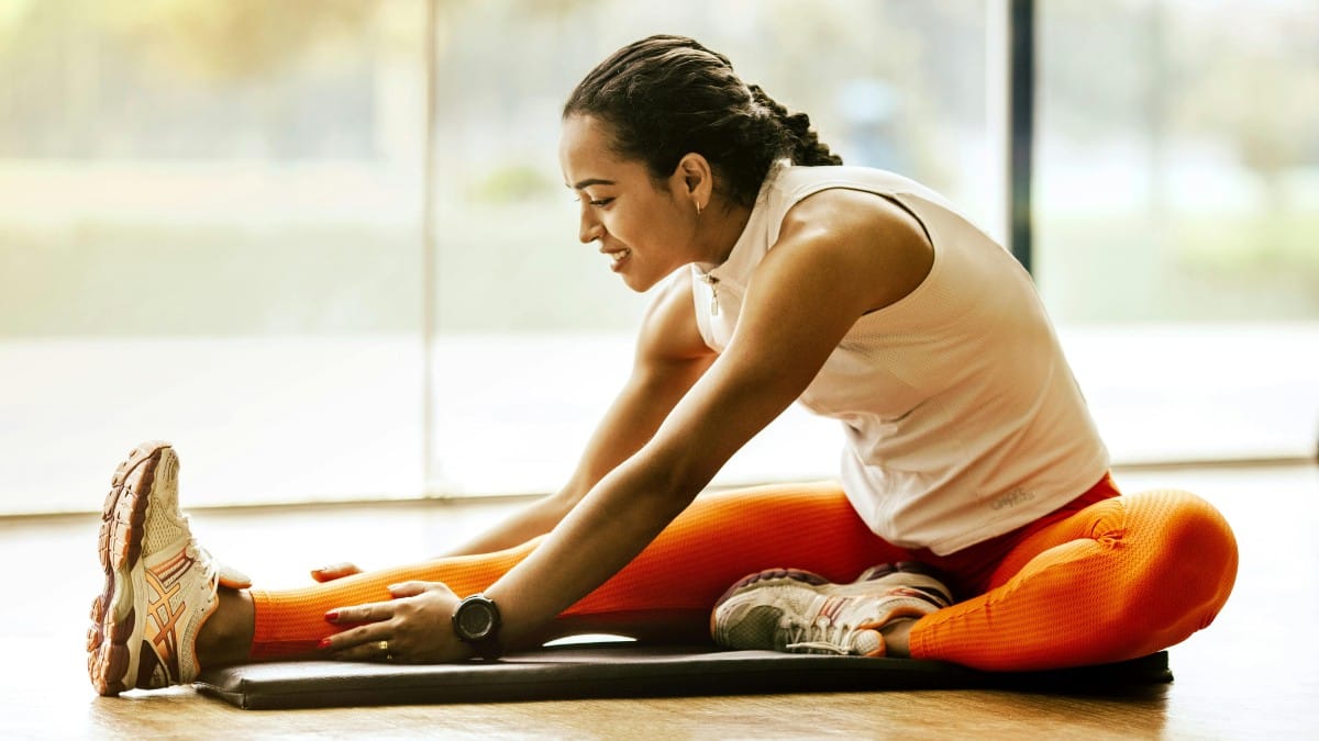 O alongamento prepara o corpo para o movimento e reduz o risco de lesões musculares / Pexels