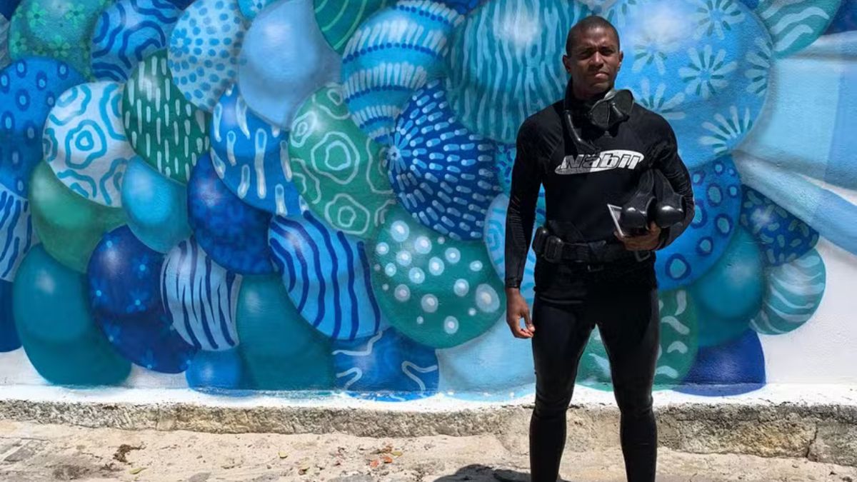 o bombeiro carioca já recuperou objetos variados nas praias