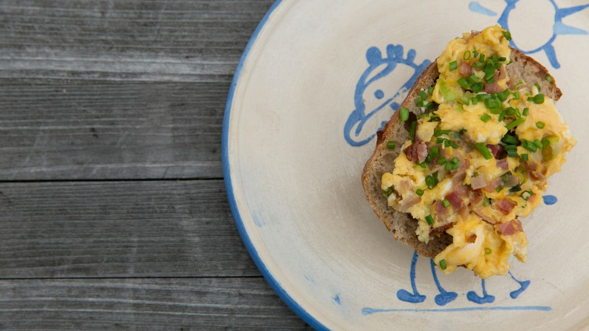 6. Tenha lanches saudáveis à mão frutas, castanhas e iogurtes evitam exageros / Pexels