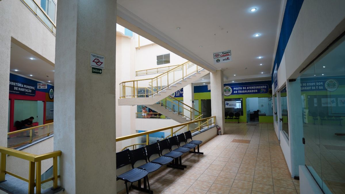 As oportunidades incluem posições em áreas como atendimento, beleza, vendas e serviços