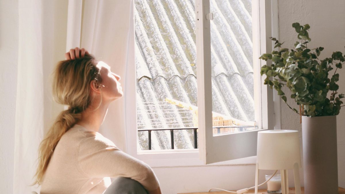 Pessoas que apreciam a solitude conseguem reconhecer melhor suas próprias emoções