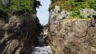 A faixa de areia da ilha tem apenas 40 metros de extensão e cerca de 5 metros de largura