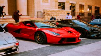 Rei mais rico do mundo conta com 300 carros de luxo