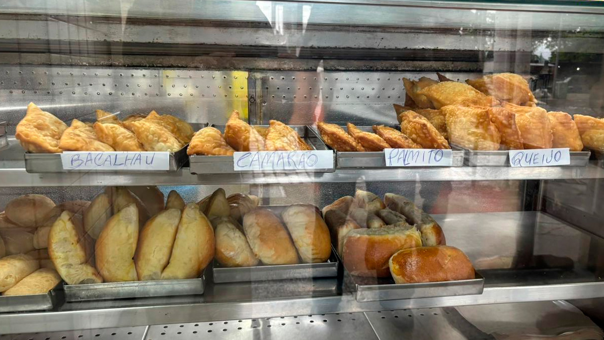 A casa também é famosa pelos pastéis artesanais, feitos com massa produzida ali mesmo. - Isabella Fernandes/DL